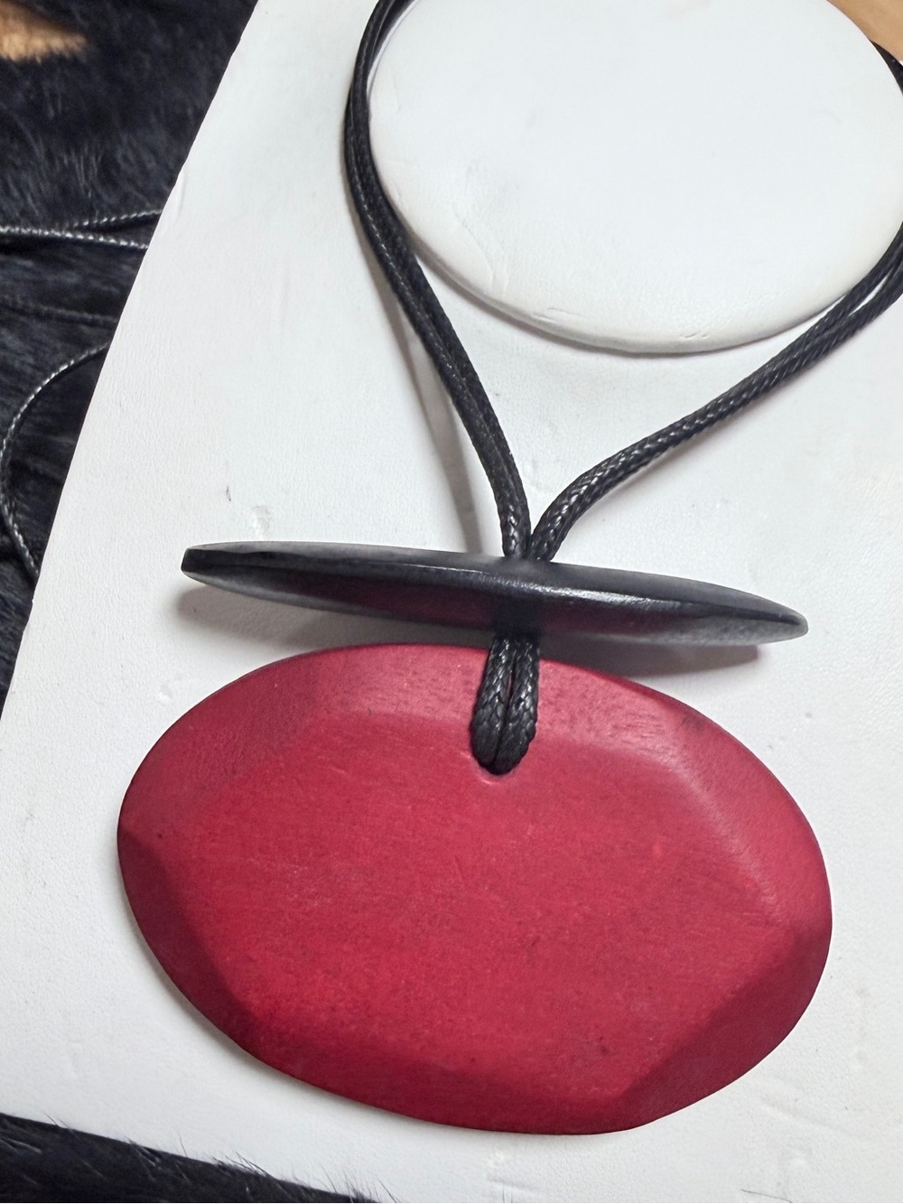 SYLCA RED & BLACK NECKLACE WITH LEATHER ADJUSTABLE
